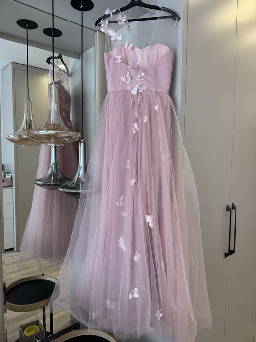 Вечернее женское платье