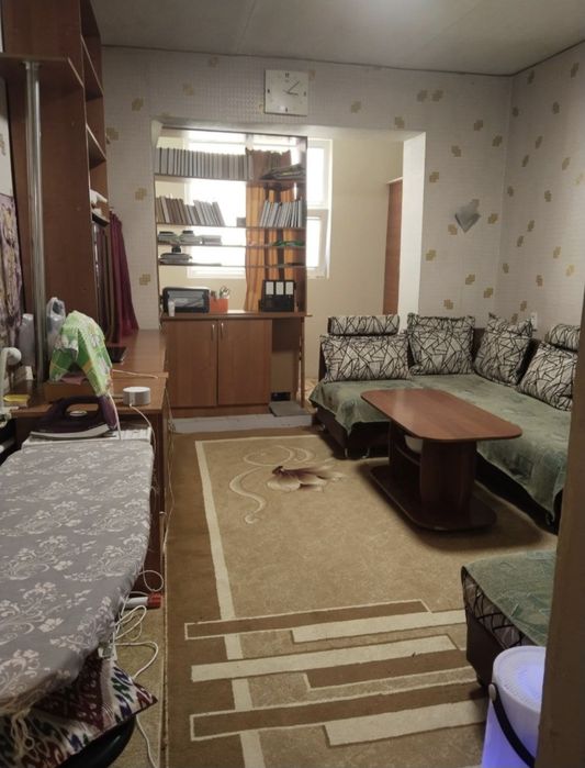 Юнусабад.15 квартал. Продается квартира 1/1/4