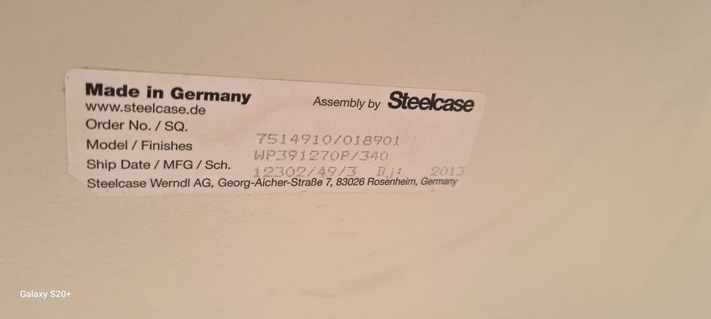 Бюро steelcase с регулиращи крака за дома и офиса оборудване