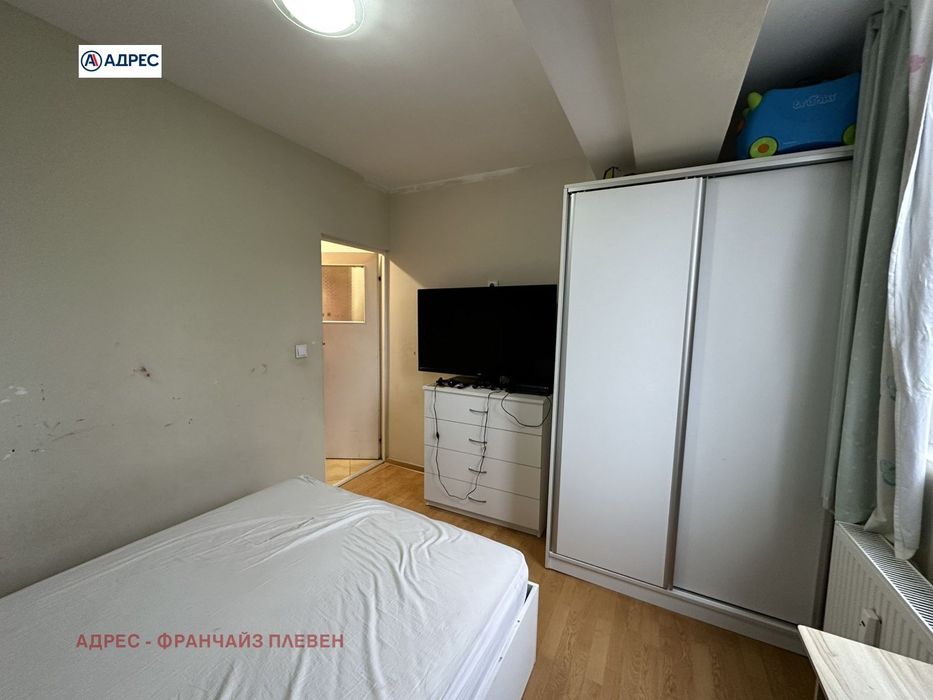 Продава се Тристаен апартамент в Плевен, Сторгозия - 70 кв.м за 1715 €/кв.м - Снимка #3