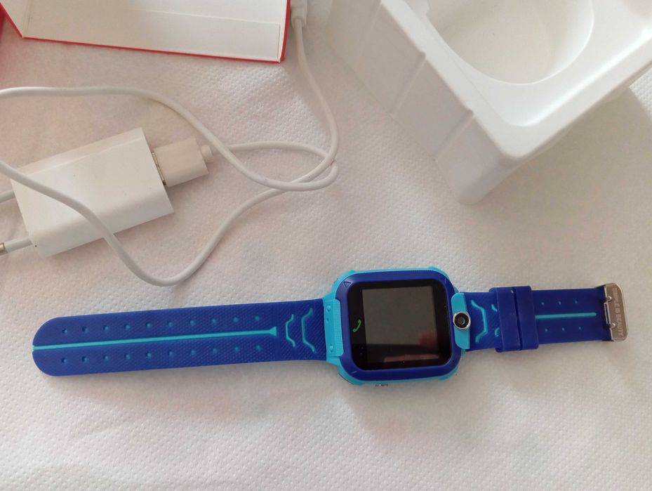 Продавам чисто нов смарт часовник