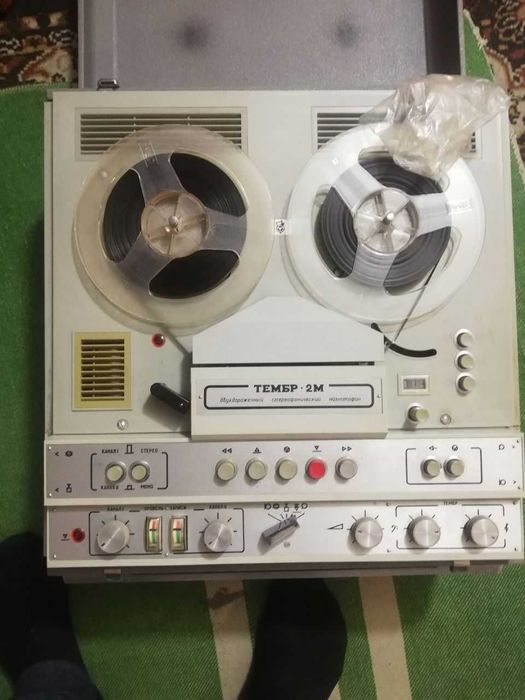 продам катушечный магнитофон Тембр-2М, с колонками