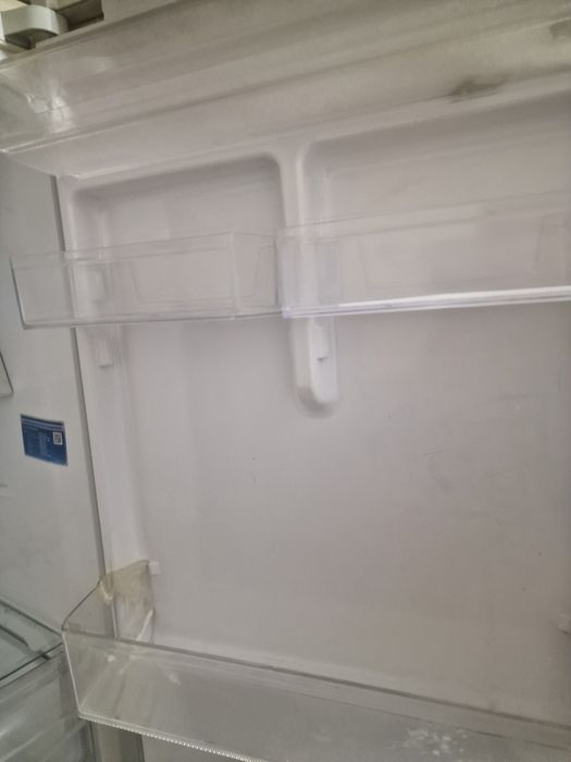 Продам  холодильник  на запчасти   .