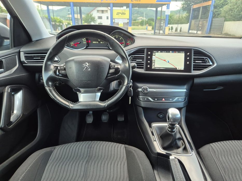 Peugeot 308 model 2015 mot 1.6 HDI 120 cp Euro 6