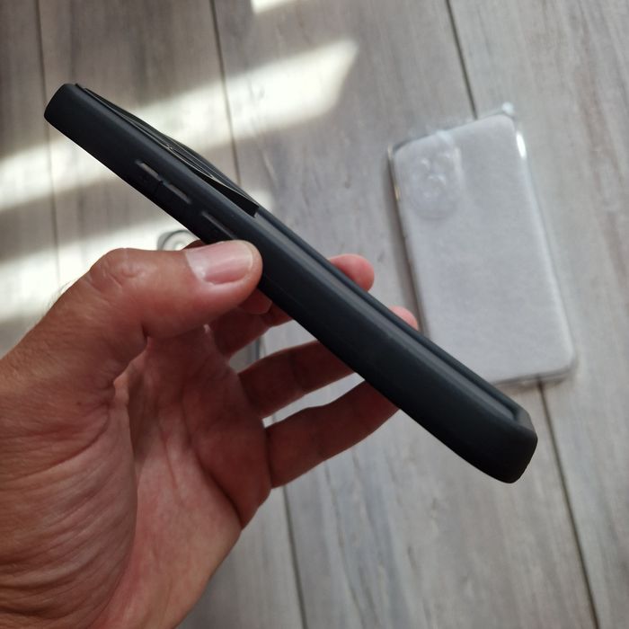 Huse silicon Honor 200