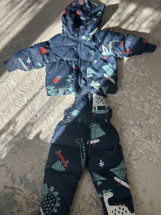 Продам демисезонный костюм