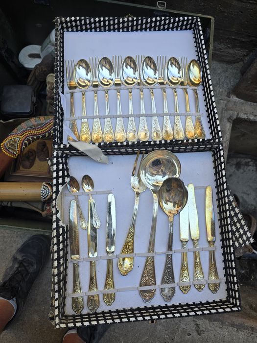 Посребрени прибори за хранене