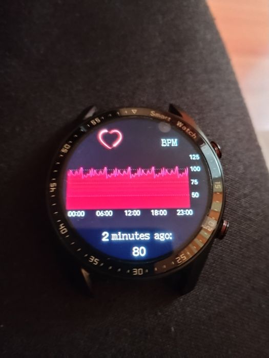 Смарт часовник чисто нов