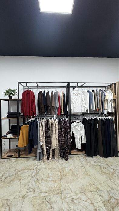 Продам стойки (рейлы) для магазина одежды