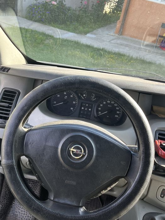 Opel vivaro 1.9 mai multe detalii in privat