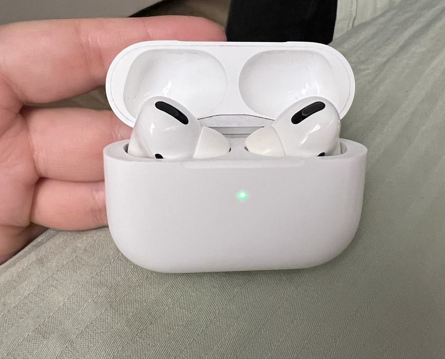 Продам Airpods 3