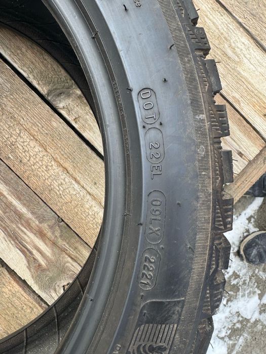 Продам зимний шипи Michelin
