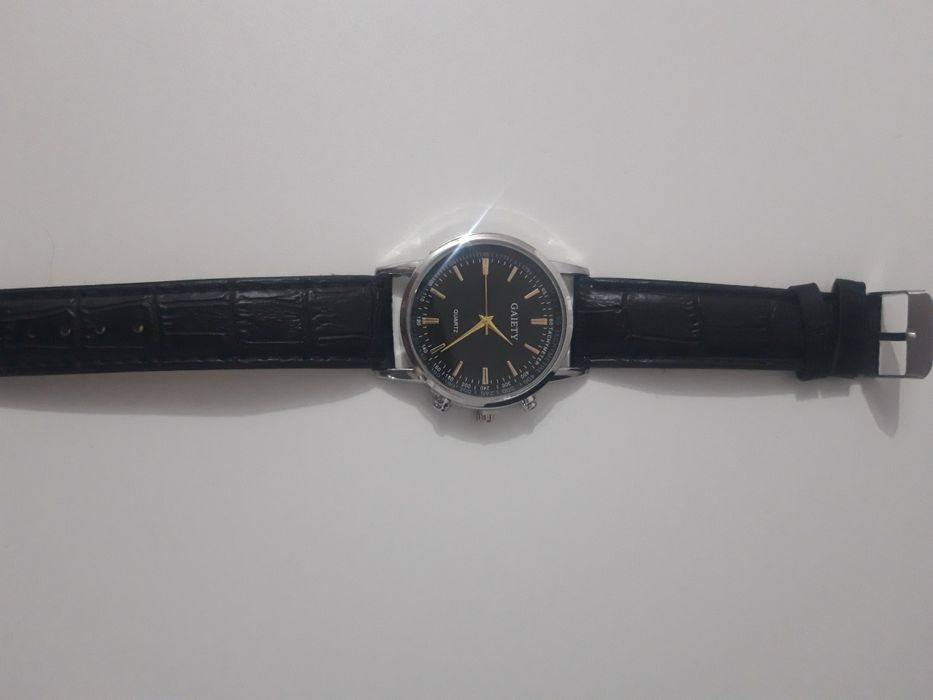 Продам новые часы