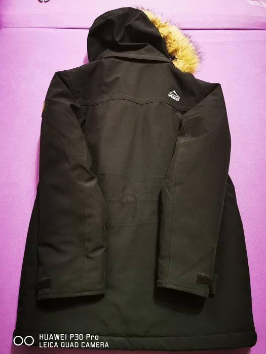 Детска зимна шуба/парка на фирмата McKinley, размер 152, почти нова.