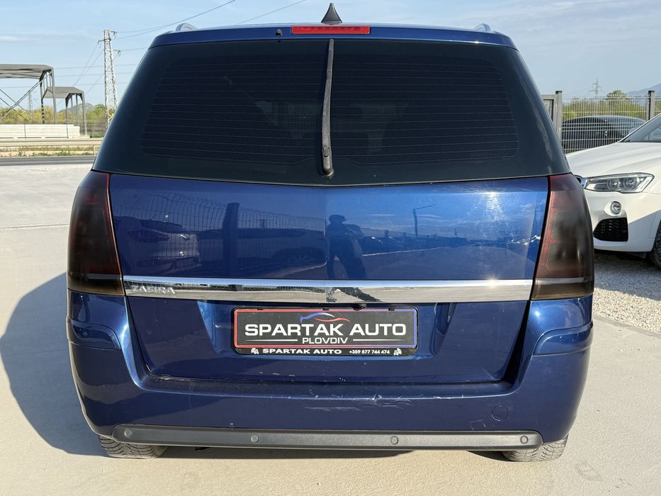 Opel Zafira 2.2Бензин* 150к.с* 2010г* 6+ 1Местен* Топ Състояние