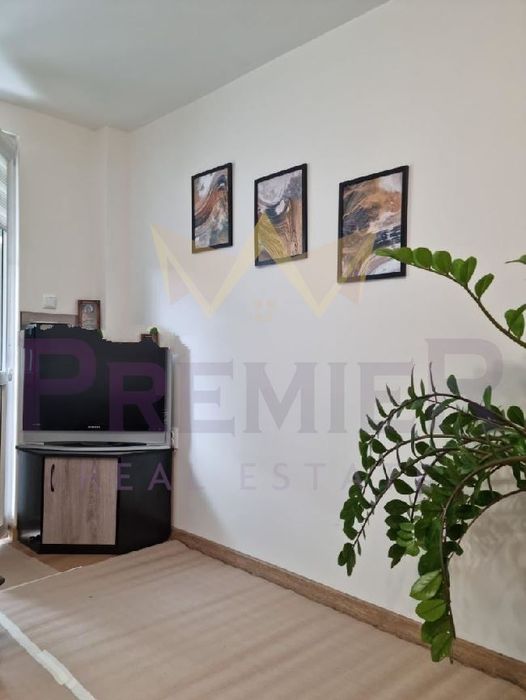 Дава се под наем Двустаен апартамент в Варна, Гръцка махала - 50 кв.м за 750 € - Снимка #2