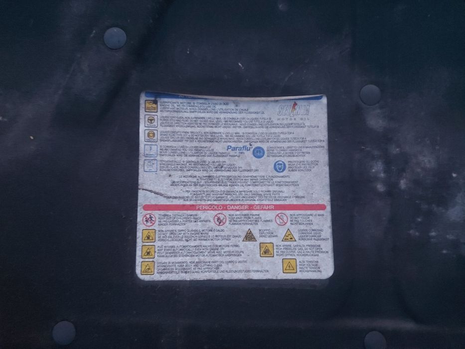 Оригинален капак за Алфа Ромое 147