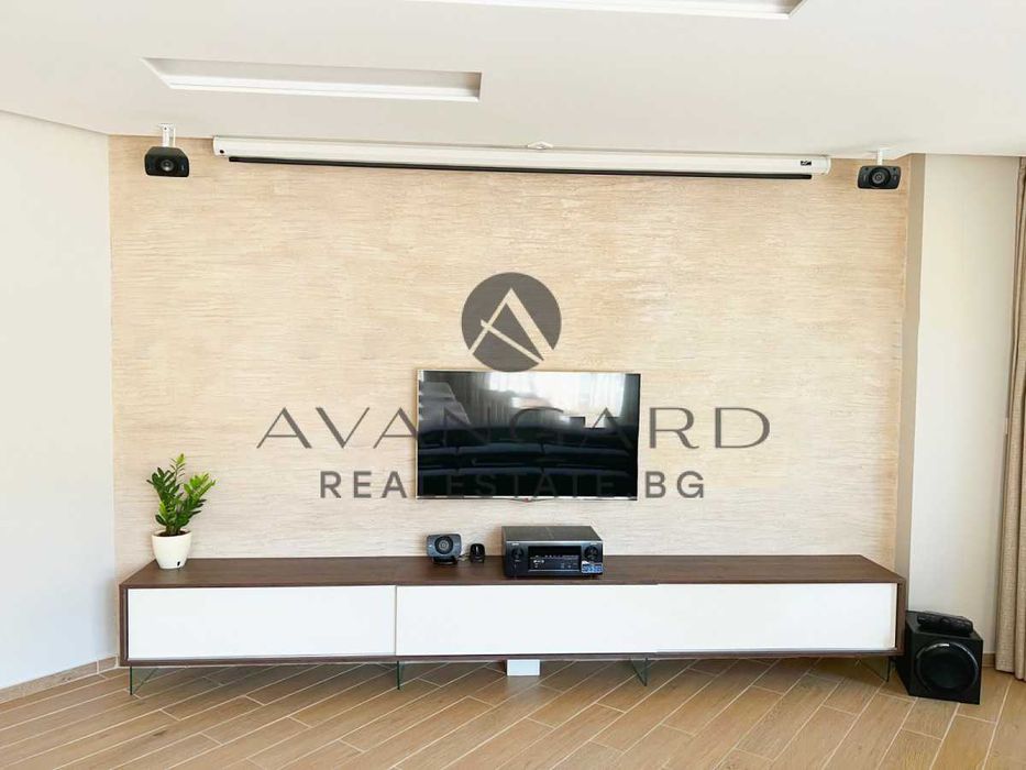 Продава се Четиристаен апартамент в Пловдив, Кючук Париж - 168 кв.м за 1786 €/кв.м - Снимка #1