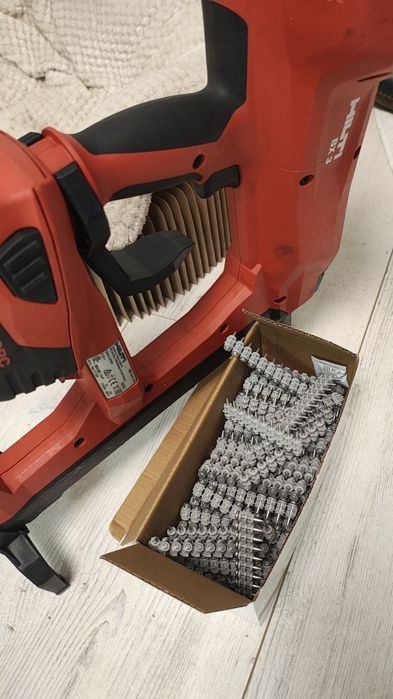 Pistol hilti bx3 si 10 mii de cuie