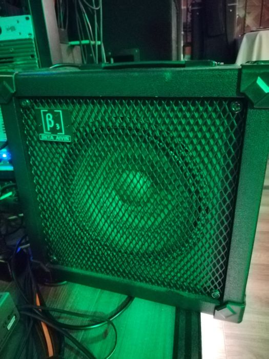 Бас усилвател кубе