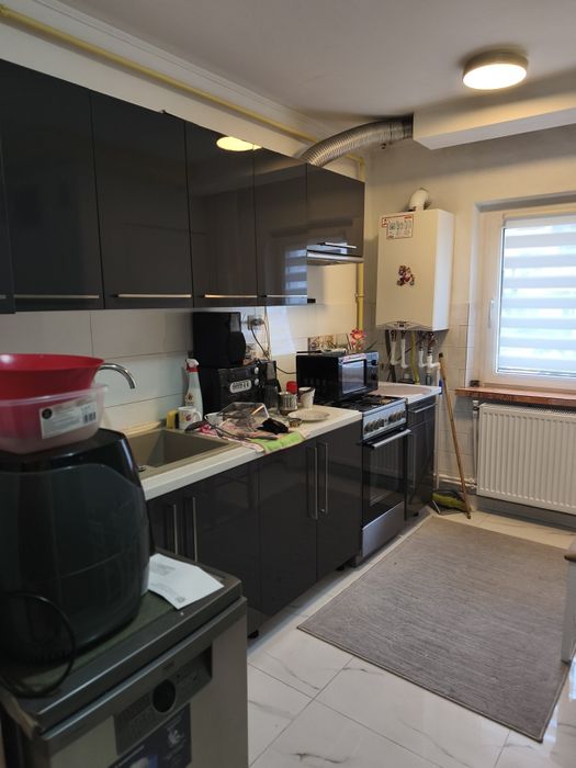 Vând apartament două camere Mioveni liber