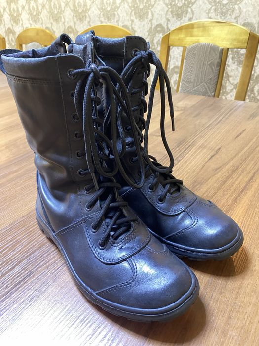 Продается; Берцы кожаные , размер 37 , Россия.