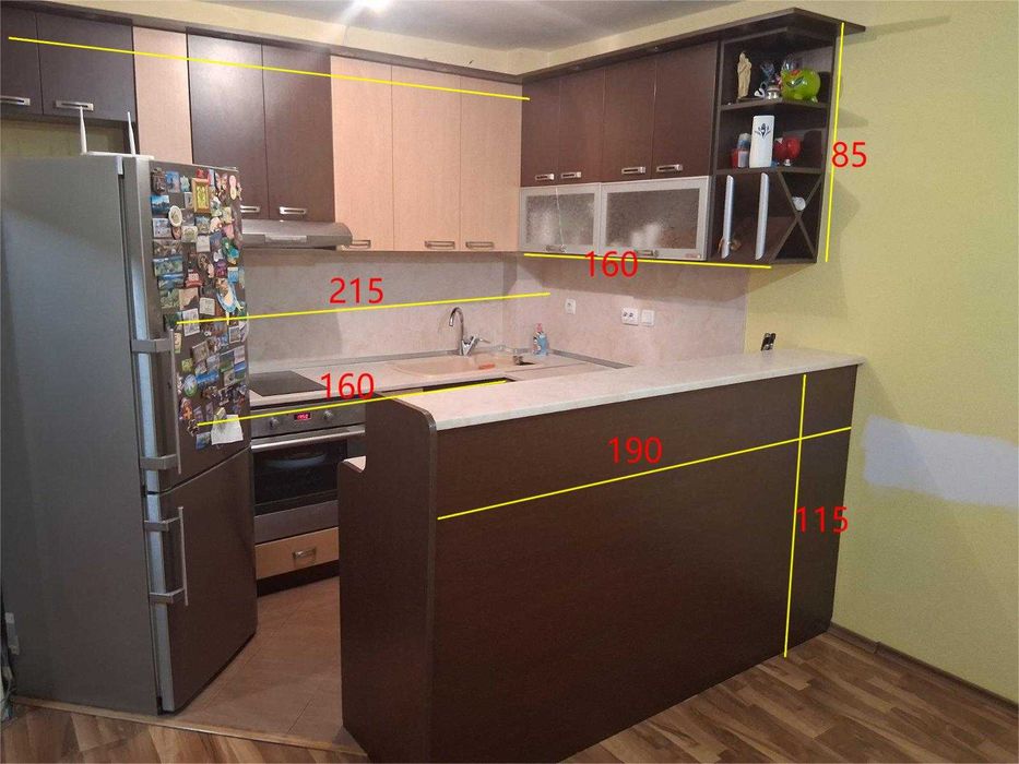 Кухня, П-образна в два цвята.