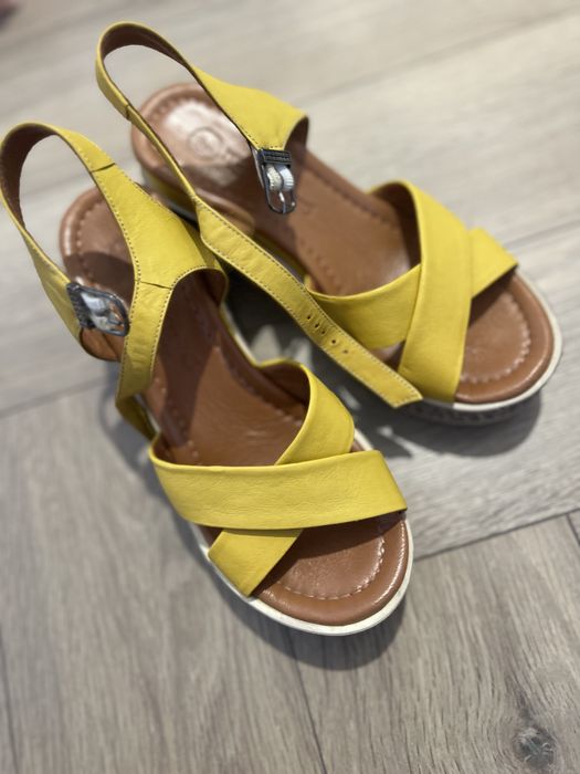 Босоножки женские