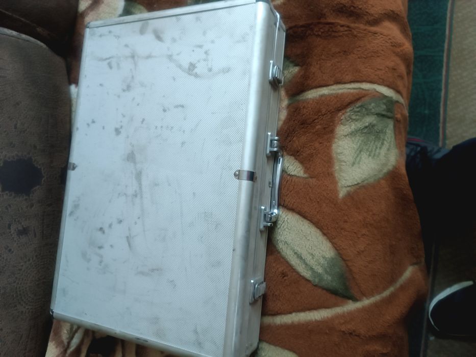 Продаю инструмент для замены масла