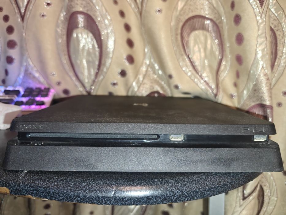 PS4 slim 2TB (без прошивки)