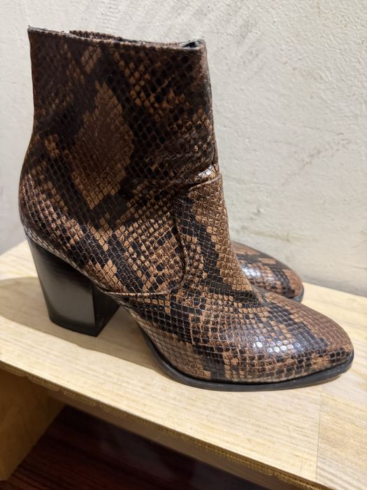 Осенние ботильоны . Zara, charles & keith