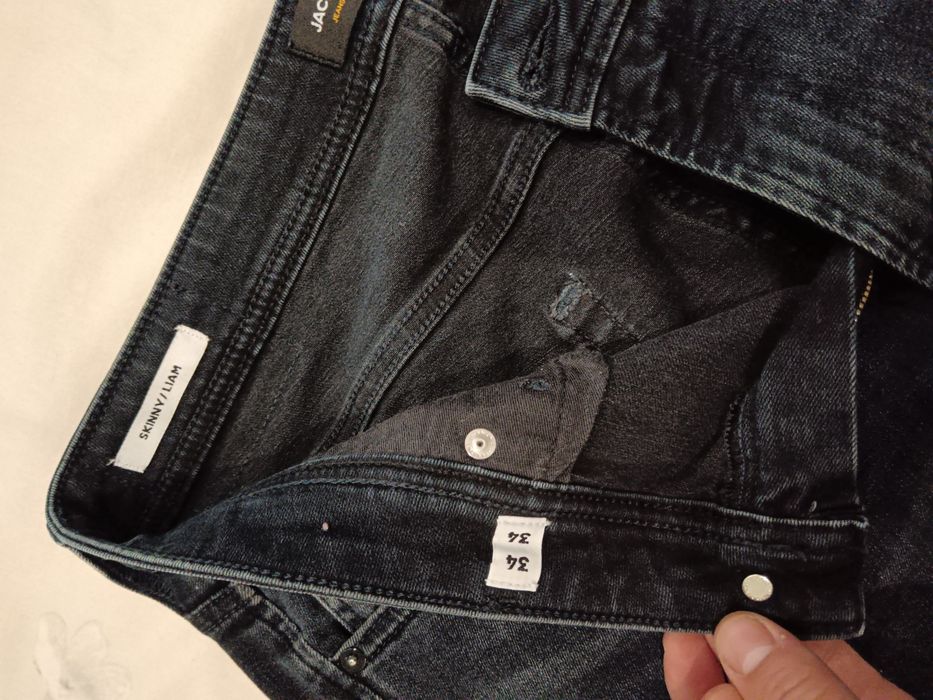 Дънки чисто нови