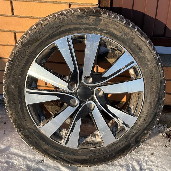 Продам Шины с дисками стояли на К5