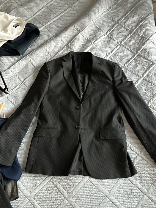 Продам дешево черный костюм мужской