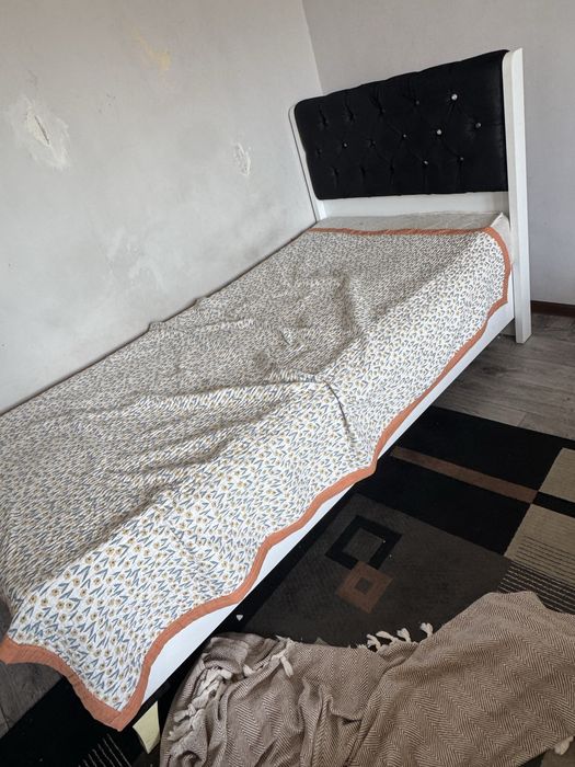 Продам односпальную кровать