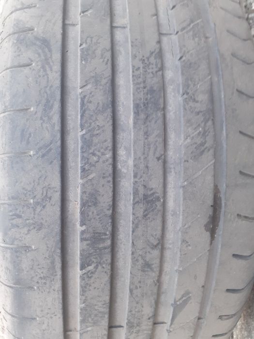 Продавам 9 гуми за автомобил
