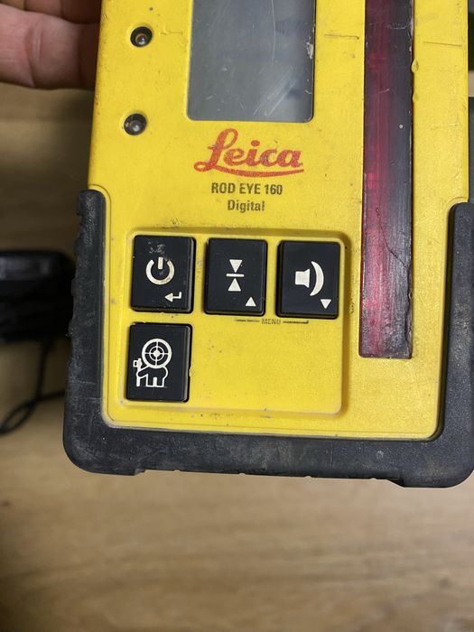 Nivela laser Leica Rugby 810