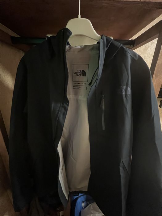 Продам куртку North Face L