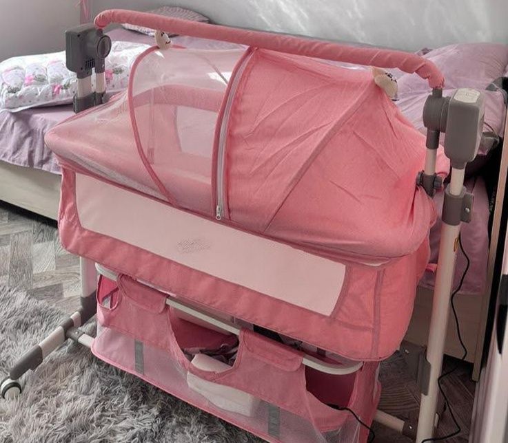 Продам кроватку для девочки