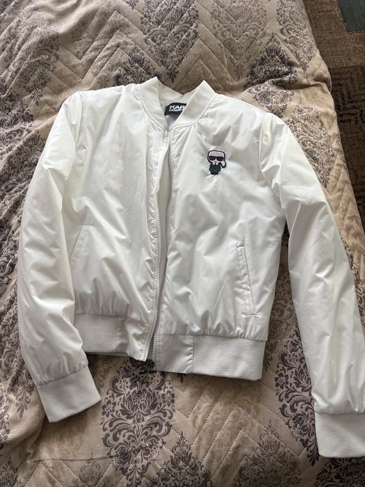 Дамско бяло яке в стил Karl Lagerfeld – размер M