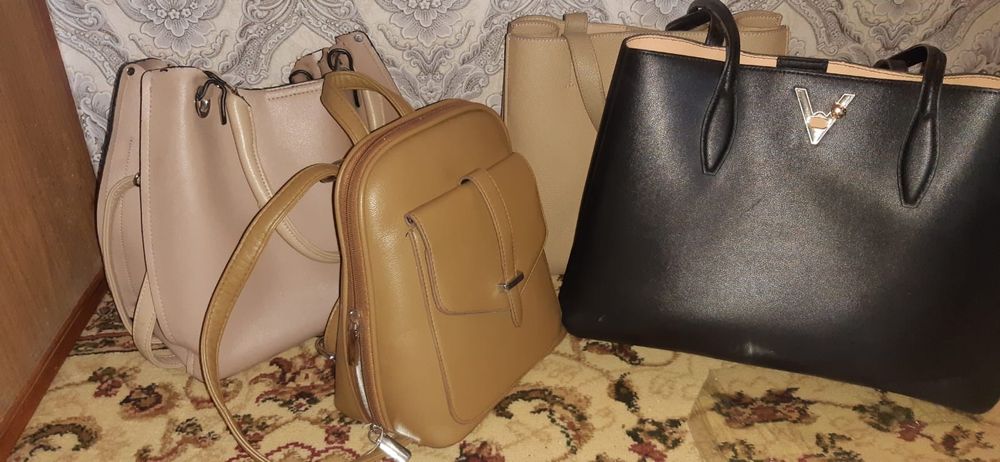 Сумки разного цвета