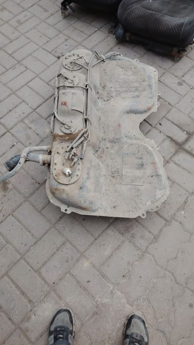 Бензобака на Субару легаси В3. В сборе