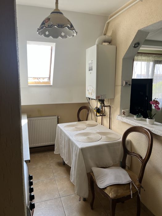 Proprietar inchiriez Apartament doua camere zona Lipovei !
