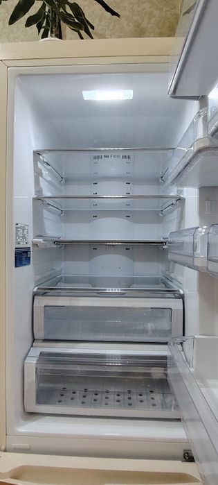 Продам холодильник Самсунг, в отличном состоянии.