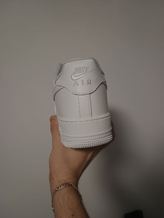 Nike air force triple white