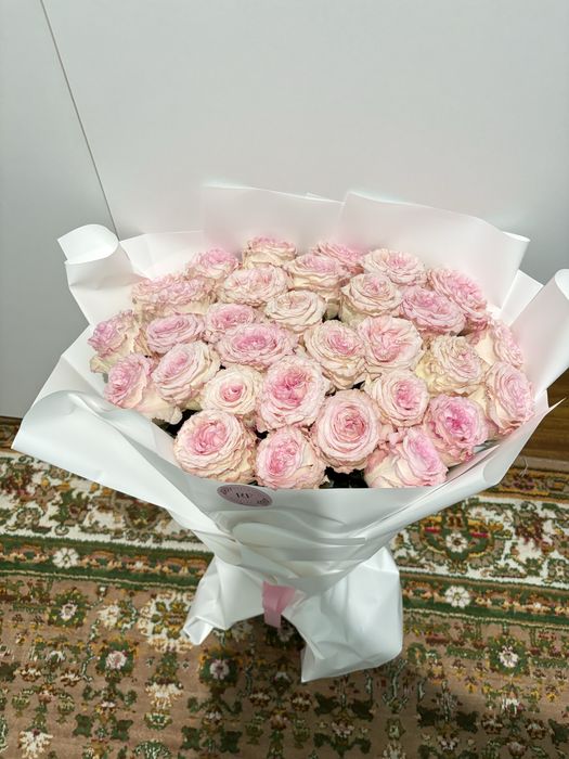 Белые розы 31 штук