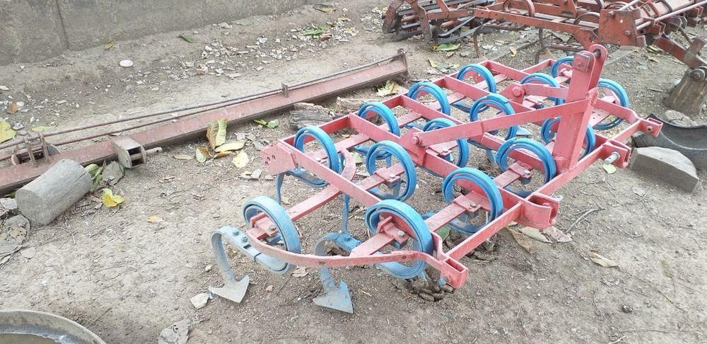 Окопнни култиватори за малък трактор готови за работа
