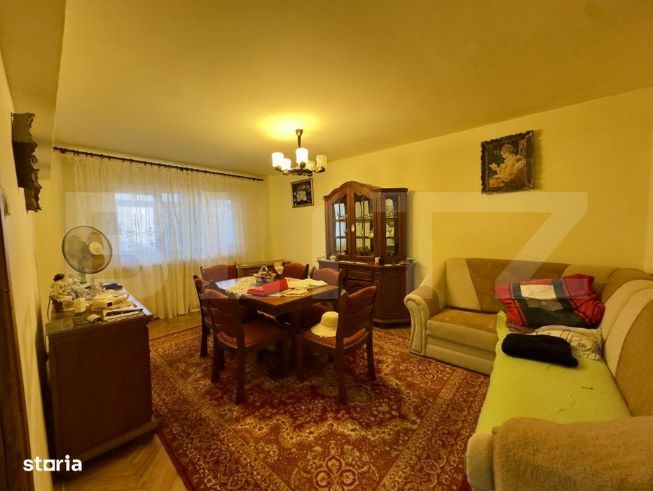 Apartament 3 camere decomandat, 76 mp, 2 bai, balcon, etaj 2 – Cugir
