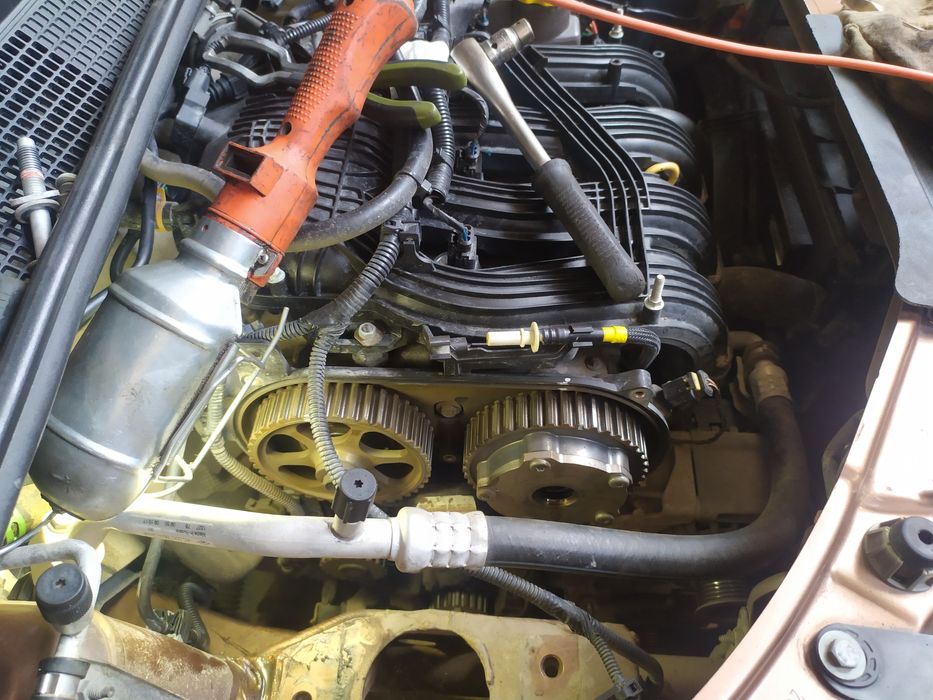 Ремонт двигателей, ходовой части.