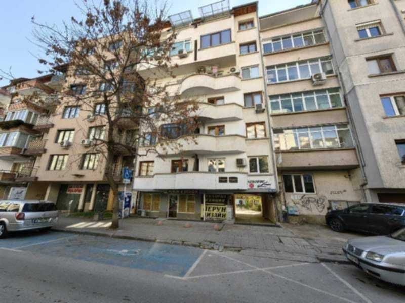 Дава се под наем Тристаен апартамент в Благоевград, Идеален център - 88 кв.м за 500 € - Снимка #10